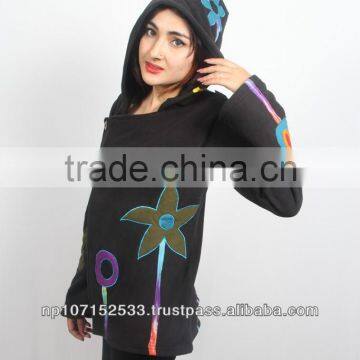 top wear with flowery star patch applique