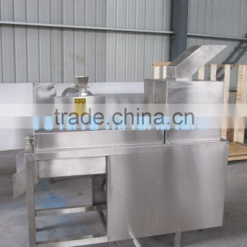 Passion fruit juice extracting machine