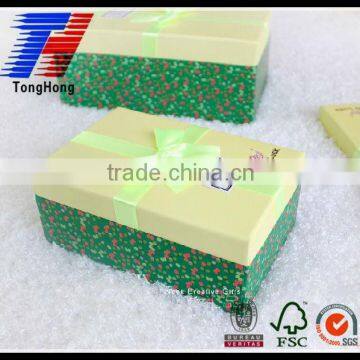 Custom printing popular paper gift box with lid and ribbon wholesale