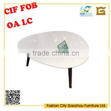 Simple design irregular roundness white high gloss coffee table with solid wood legs