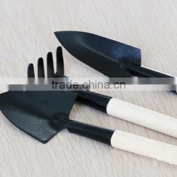 A set of three mini Garden shovel