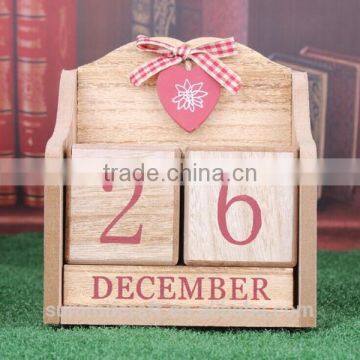 Pink wooden perpetual calendar desk calendar 2017