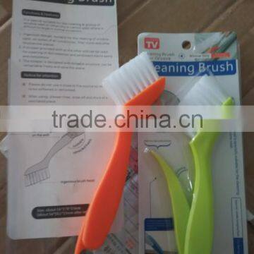 Plastic Folding Brush for Cleaning Groove Can be Hung on the Wall photo-3