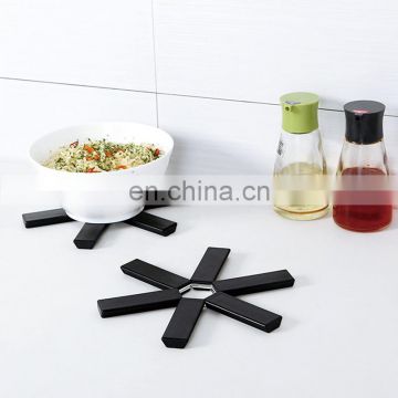 Wholesale Hot Collapsible Plastic Dish Holder Kitchen Accessories Folding Heat Resistance PP Mat