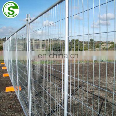 Portable wire mesh fencing panels temporary safety barrier for protecting property