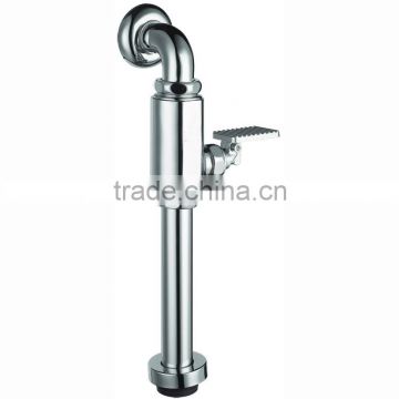 High Quality Brass Foot Pedal Water Flush Valve, Self Closing Valve, Chrome Finish and Wall Mounted