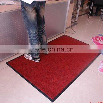 Door mats for entrance doors