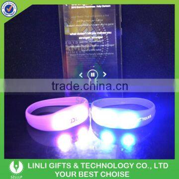 Professional Cheap Custom Logo Silicone Fashion Wristband LED Light Charm Silicon Bracelet