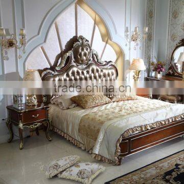 Italian / French Rococo Luxury Bedroom Furniture , Dubai Luxury Bedroom Furniture Set
