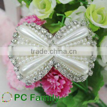 Hot sale white pearl applique beaded handmade bowknot patch for dress