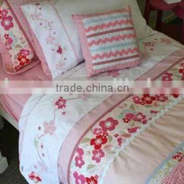 Girl's Bedding Set / Olivia Collection