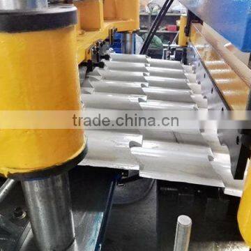 Russia Popular Type Color Coated Metal Roofing Tile Roll Forming Machine With Hydraulic Station photo-4