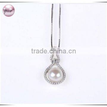 white Fresh water pearl sterling silver necklace