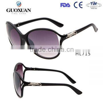 2015 new design china wholesale hot sell carbon fiber sunglasses with metal animal on temple