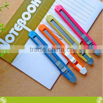 Free Sample Plastic Box Cutter Safety Knife Office,Portable Mental Art Knife Factory,Utility Cutter Safety Knife Tool for Office photo-3
