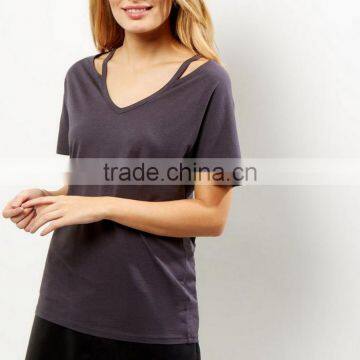 Black Women Ripped Cut Out Elongated t Shirt of Coton Material photo-6