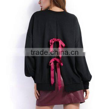 Women Black Contrast Bowknot Dip Back Split Side Sweatshirt photo-4
