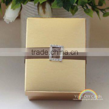 Luxury style paper candy boxes with ribbon and brooch