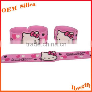 Colorful Kitty LOGO Reflective custom emboss silicone slap bracelet