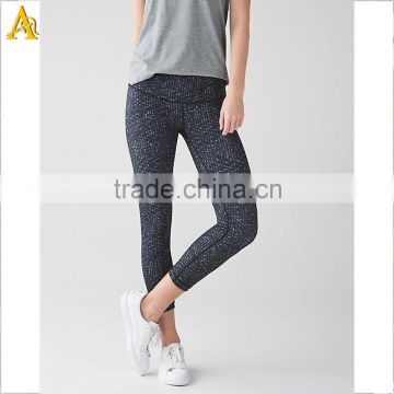 wholesale digital printing capril pants custom women's yoga pants