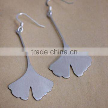 Silver Color Ladies Apricot Leaf Shaped Pull Through Earrings Wholesale