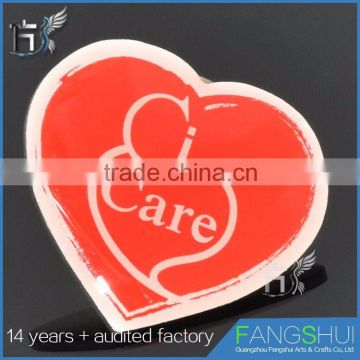 Wholesale fashionable heart shaped pin badges low price on sale