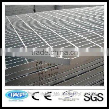 Steel grating for construction