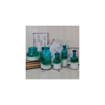 Wholesale Original Designed Art and Craft Green Glass Bottle for Home Decoration