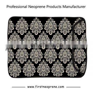 Favorite 17 Inch Neoprene Pink Laptop Sleeve photo-6