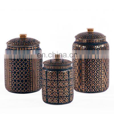 2021 China Blue And Gold Ripple Ceramic Vase Whit Lid Novelty Decorated Design Porcelain For Home Decor