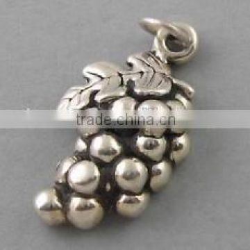 Vnistar wholesale cheap alloy silver grape dangle charm mental fruit charm fit bracelets and necklaces TC-019