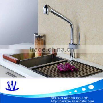 China Retractable Pull Out Spout Any direction Faucet Kitchen Spray