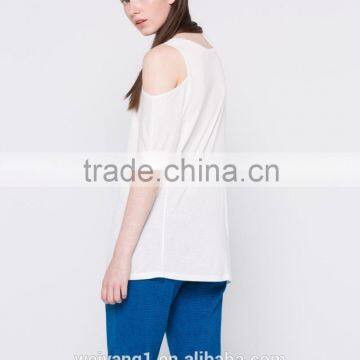 Ms Off-the-shoulder T-shirt photo-3