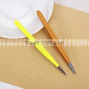 Factory Price High Quality Spraying Plastic Eyebrow Tweezer in Beauty Salon photo-5