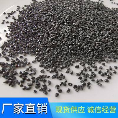 Abrasive blasting for rust removal using lotus seed-shaped abrasive particles/cast steel abrasive particles, highly durable and efficient.