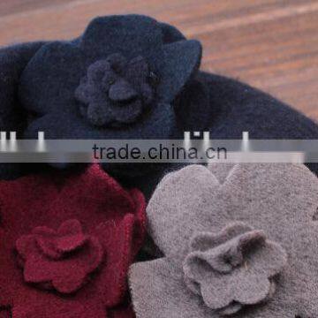 Wholesale Three Flowers Decorated Women Charm Elegant Wool Hat Beret