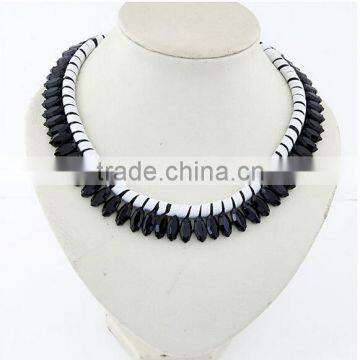 Very Popular Latest American and European Popular Elegant and Exquisite Cotton Rope Resin Alloy Oval Charm Necklace Jewelry