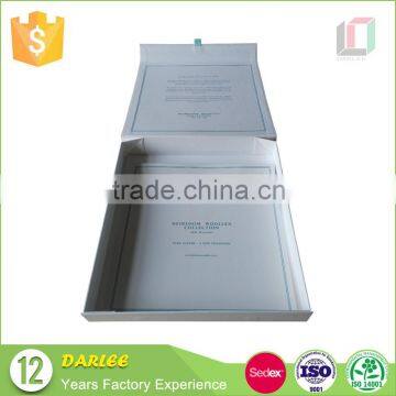 Luxury White Folding Clothing Packaging Box With Magnetic Closure