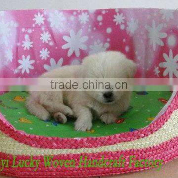 Beautiful Straw pet basket & bed