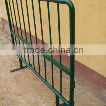 Heavy duty crowd control barriers with powder coated