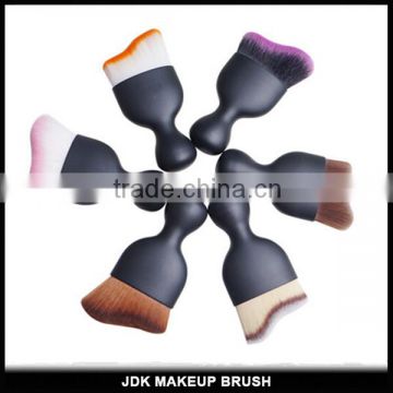 New Design Curved Foundation Brush Korea Curved Makeup Brush