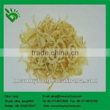 New crop white onion slices