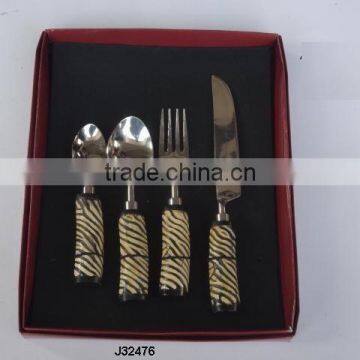 Steel Cutlery set with pattern on round horn handle