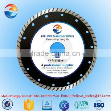 Masonry cutting diamond saw blade