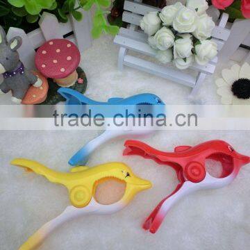 Hot selling dolphin beach towel clips