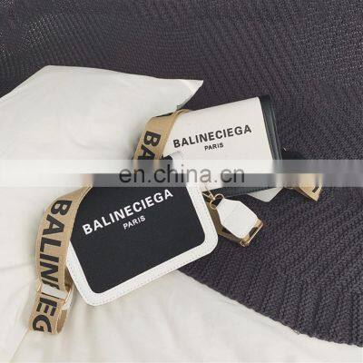2021 Fashion Niche Design Small Square Bags Summer Letter Wide Strap Shoulder Messenger Bags Women Purse And Handbags Louis Bags photo-2