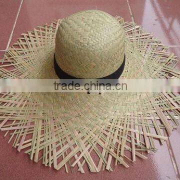 Cheap promotion straw hat on beach