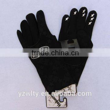 Neoprene sport glove