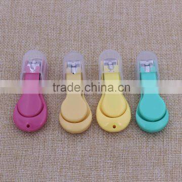 Hot sale colorful baby nail clippers/ blank cartoon toe nail clippers with plastic holder