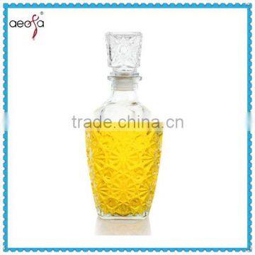 Fancy Square Unique Glass Whiskey Wine Decanter With Lids                        
                                                Quality Choice